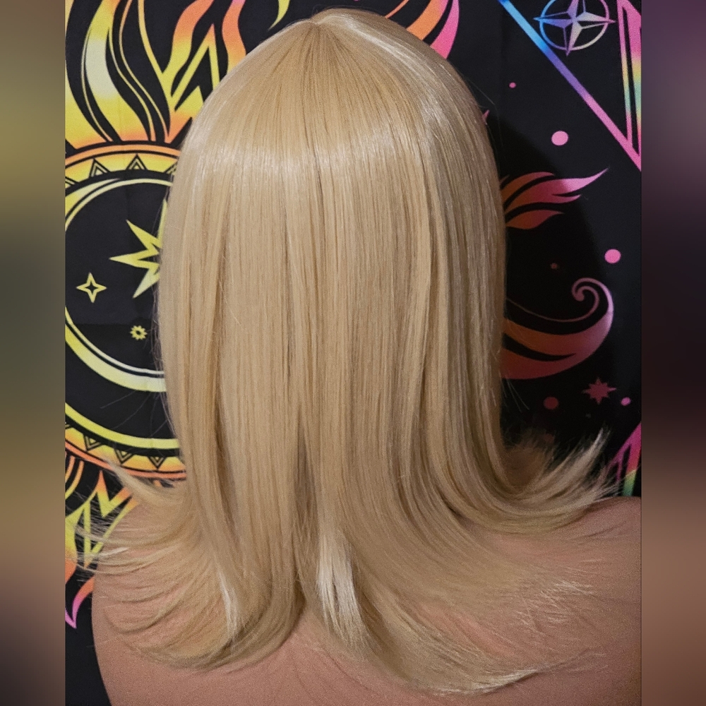 Wig - Picture 3 of 3